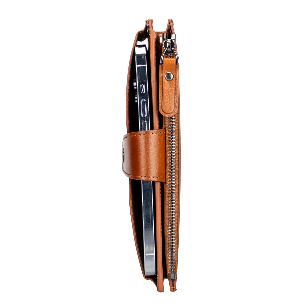 Billetera de cuero con correa para celular Kaycee para mujer